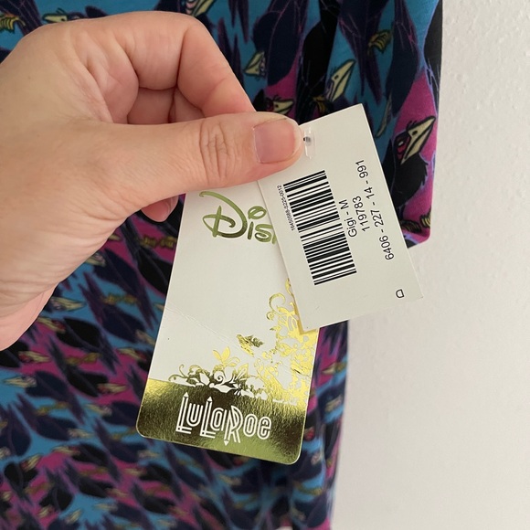 NWT LuLaRoe Disney Gigi Top, size M - Picture 4 of 4